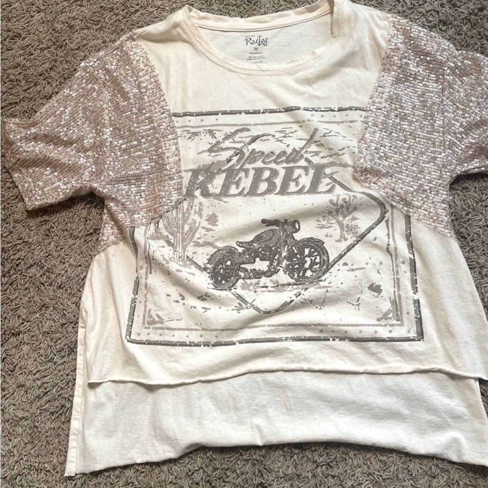 Graphic tee